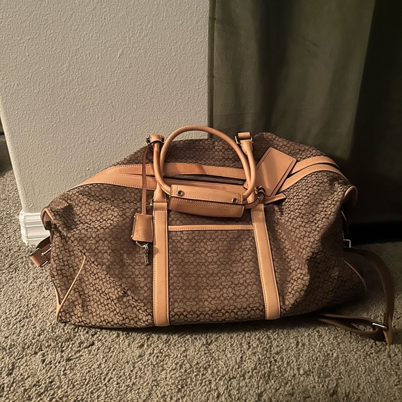 Coach Duffle - Picture 1 of 5